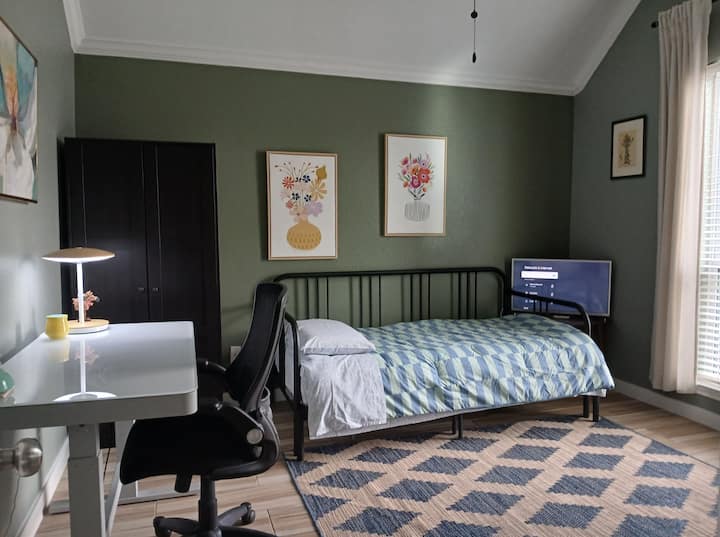 Study/Guest Bedroom