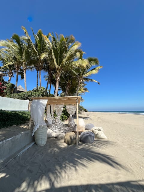 "Luxury Beach front Villa in Casalino - Máncora"