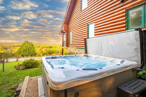 Cozy & Magnificent Log Home W/ Huge Hot Tub, Luxe
