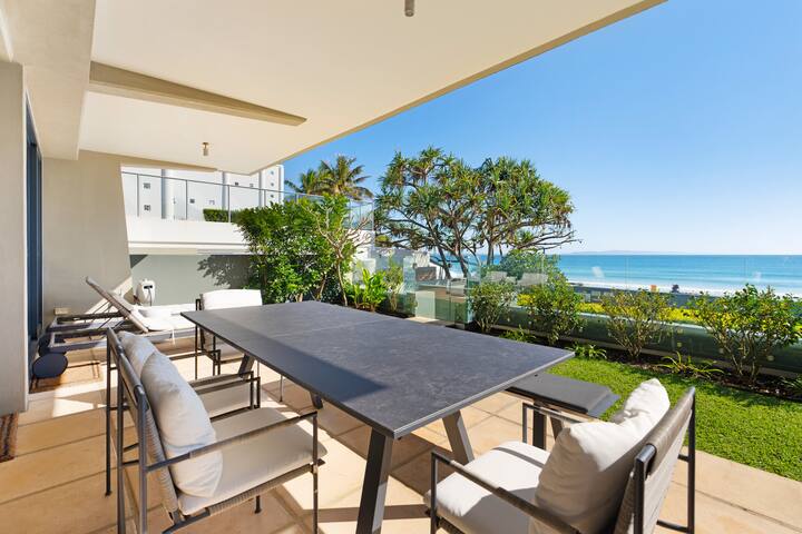 Exclusive 4 Bedroom Noosa Beachfront Apartment gallery image 4