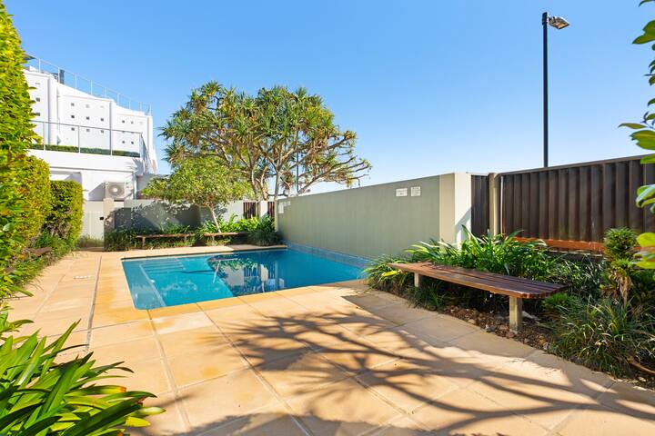 Exclusive 4 Bedroom Noosa Beachfront Apartment gallery image 3