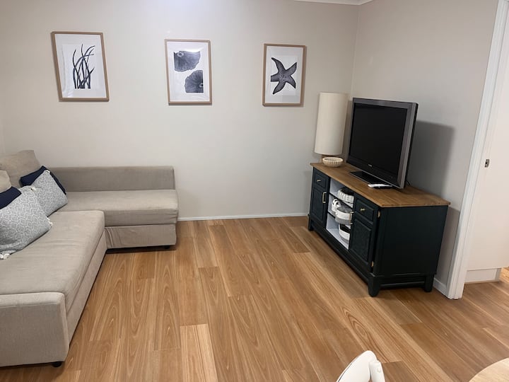 Seaside 2 Bedroom Unit At Happy Valley, Caloundra - Golden Beach
