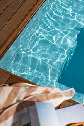 6 bedroom villa with roof top pool & mountain view gallery image 4