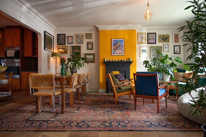 6 bedroom villa with roof top pool & mountain view gallery image 5