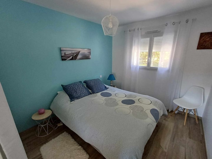 Dhomë gjumi 12 m2 (me pamje nga pylli): 160 krevat dhe dollap