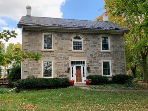 Private 2-bed Apt in Gorgeous Historic Home w/pool