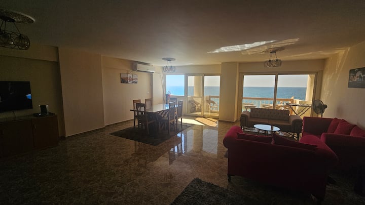 Sea Waves 4 Bedrooms - Families Only - Alexandria
