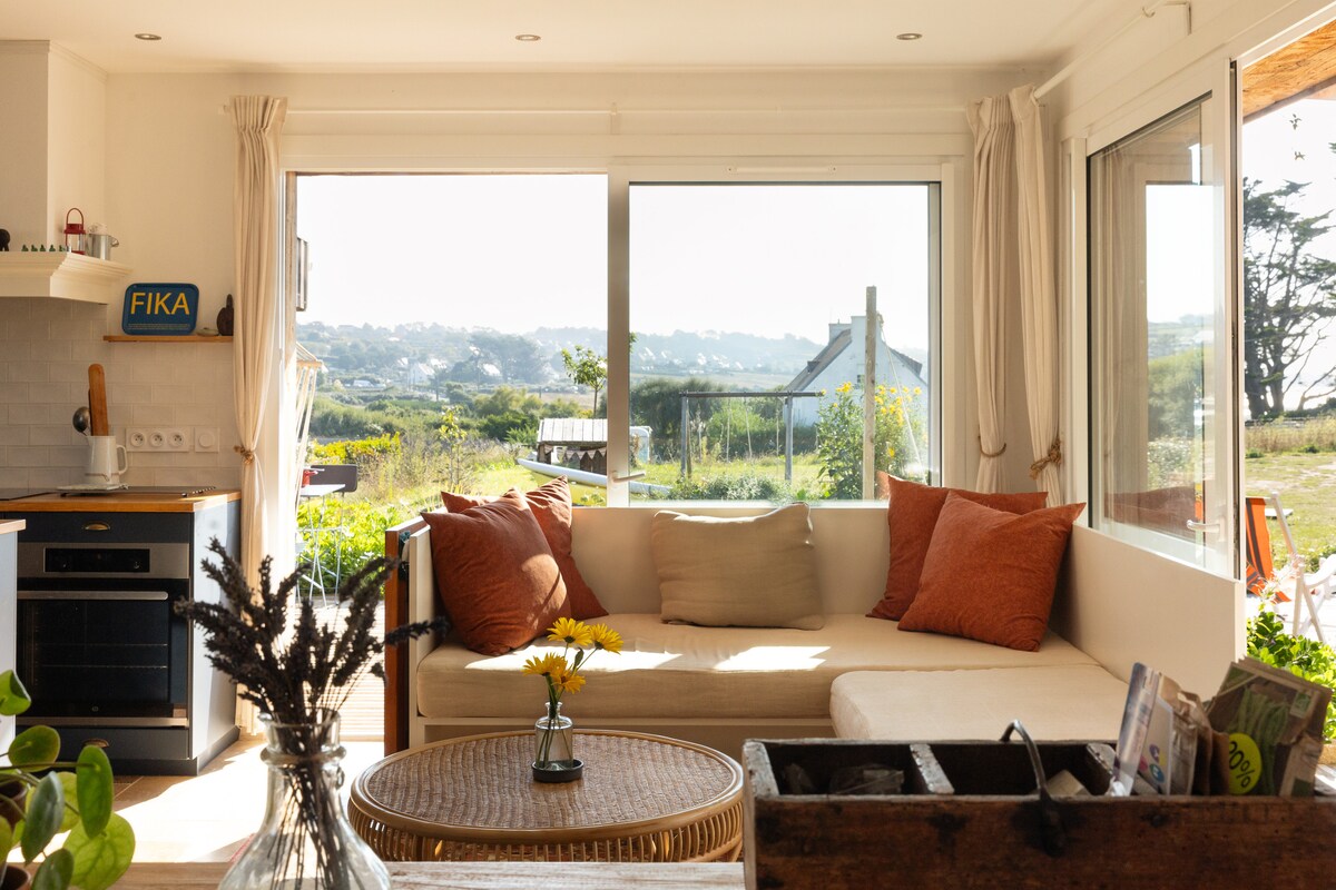 Popular Airbnb listing: Côte et Rêve Stylish beach house with ocean view in Plouhinec