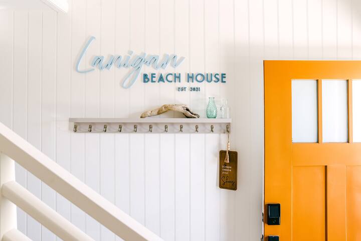 Relaxing Mission Beach Getaway – 300ft to sand gallery image 2