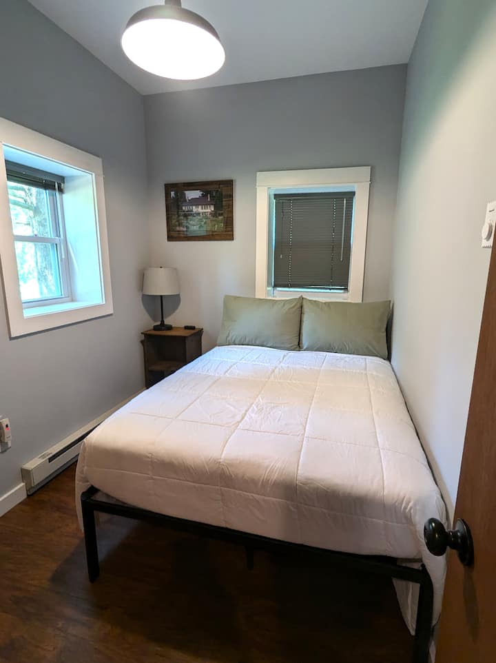 Seconda camera da letto con letto matrimoniale