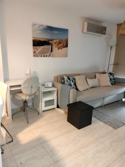 Cozy apartment next to the beach