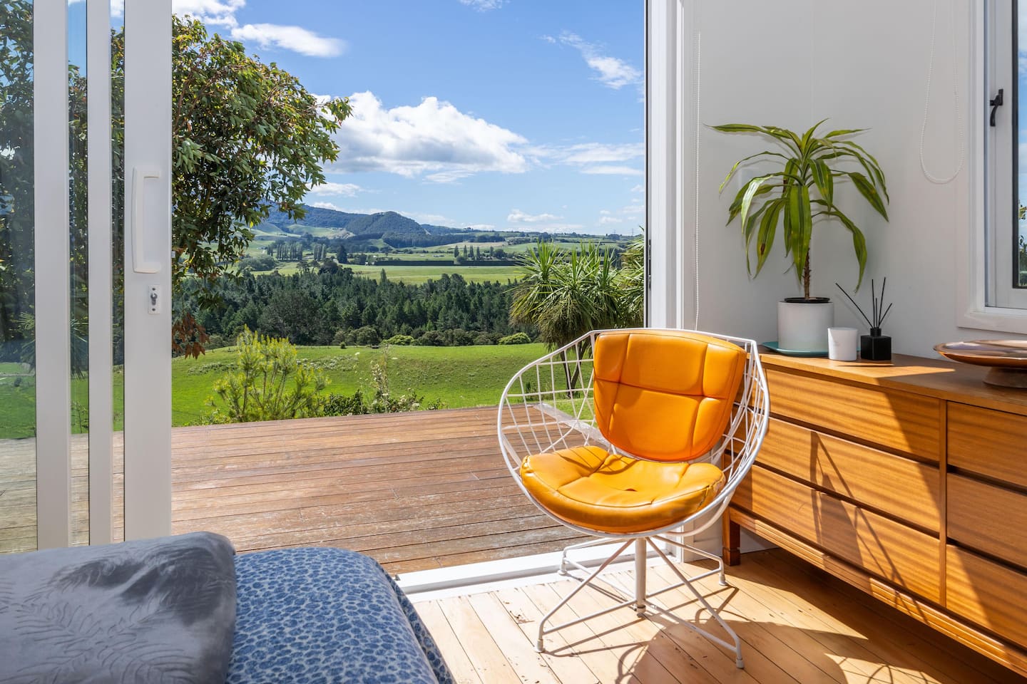 Luxurious Mountain View Home With Spa 1