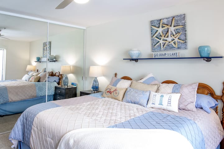 Cheerful 2-bedroom Townhouse With Pool And Spa - Lake Havasu City, AZ