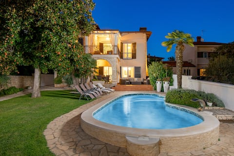 Grand Villa in Prime Seaside Location