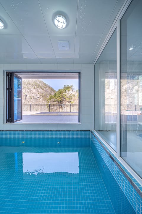 New construction/Free hot water pool/Near Daemyung Ski Resort/Suburbs of Seoul/Daebomtan, consecutiv