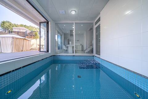New construction/near Seoul/Near Daemyung Vivaldi Ski Resort/Big discount in January/consecutive nig