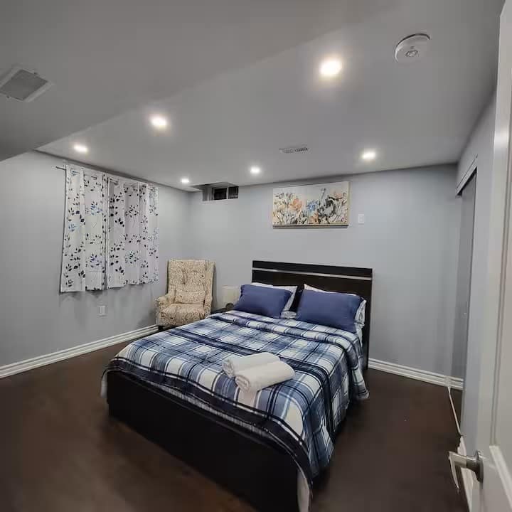 Cozy N Quiet Feel At Home Bedroom-mars - Pickering