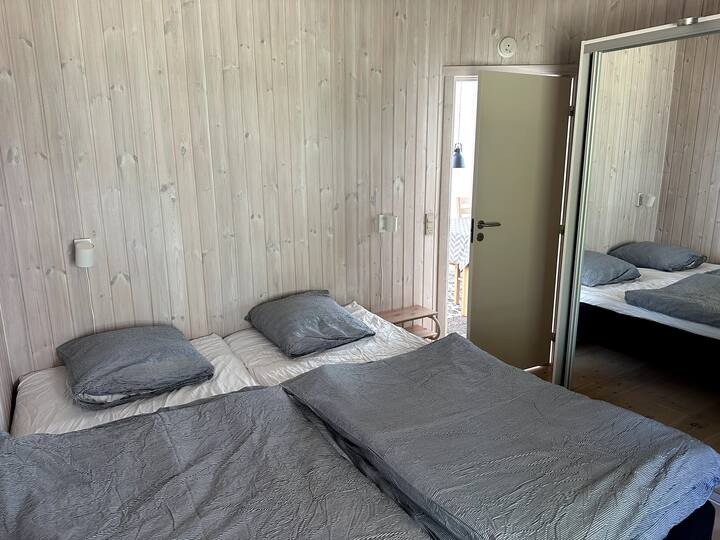 Camera da letto 1: il letto misura 180 x 200 cm