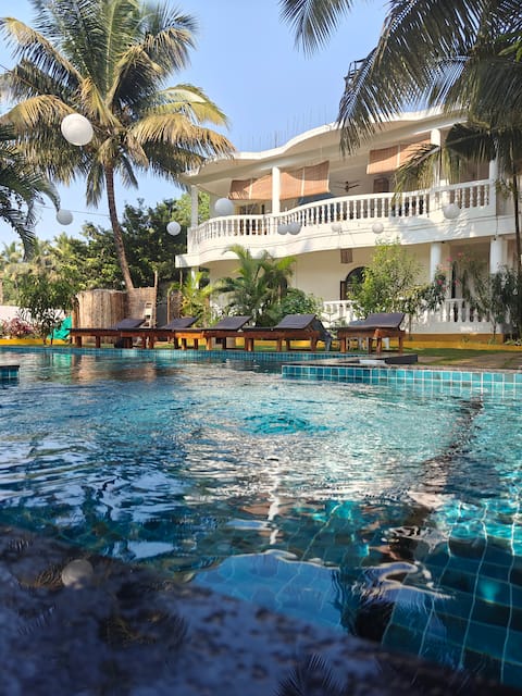 Boho 5BHK Pvt Pool Villa | 200m to Mandrem Beach