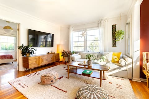 Top performing Airbnb: Resort-style 3BD, heated spa, walk to shops/cafés in Beverly Grove