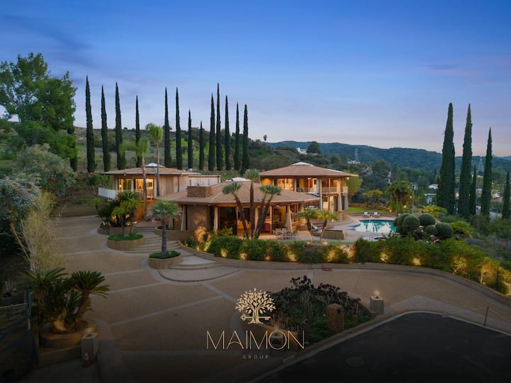 Via Vallarta: Architectural Icon W/ Views & Pool - Los Angeles, CA