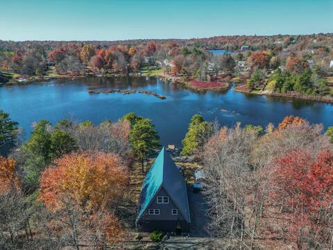 Lakeside Cozy 
A-Frame w/Hot Tub  $0 Cleaning Fee