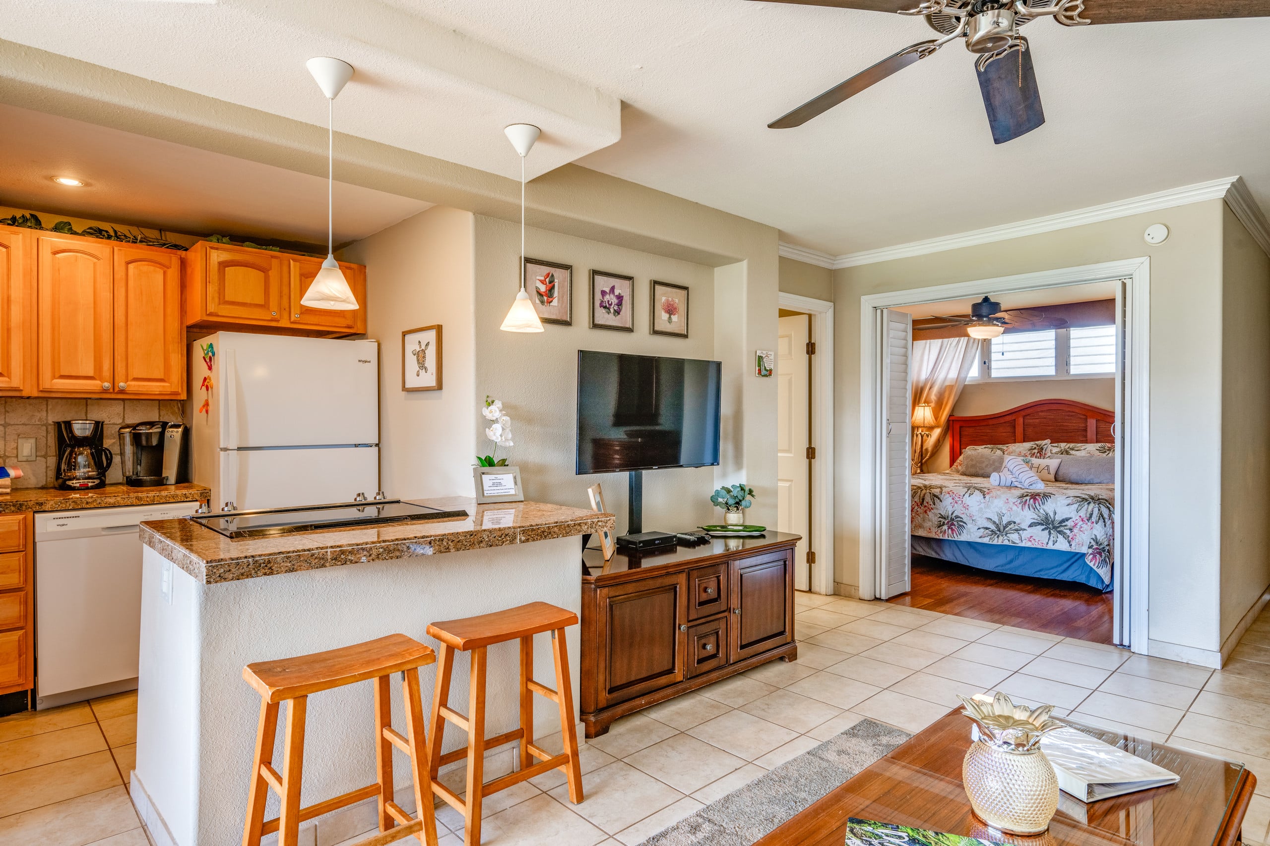 Condo in Lahaina · ★4.89 · 1 bedroom · 2 beds · 1 bath - Image 9