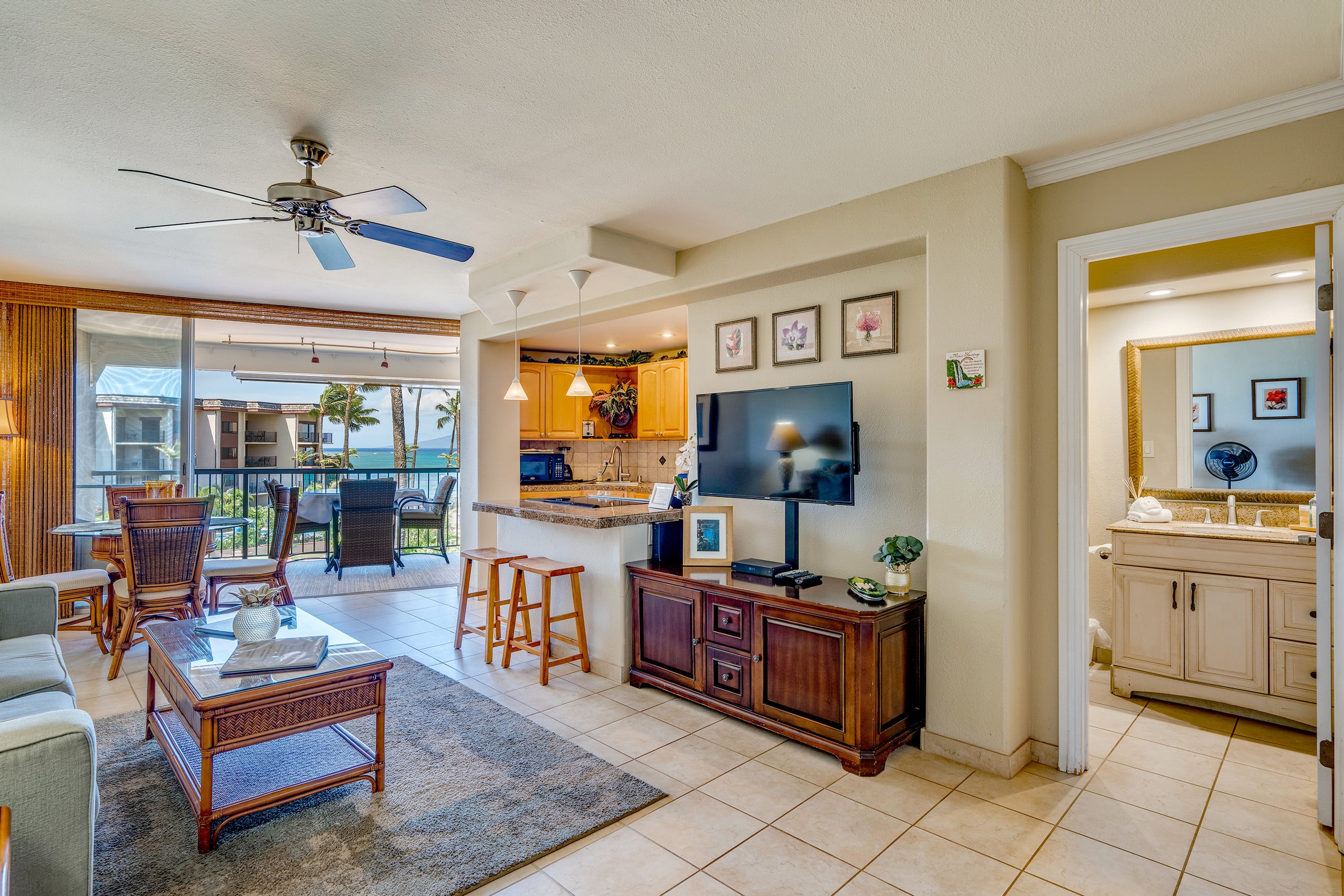 Condo in Lahaina · ★4.89 · 1 bedroom · 2 beds · 1 bath - Image 2