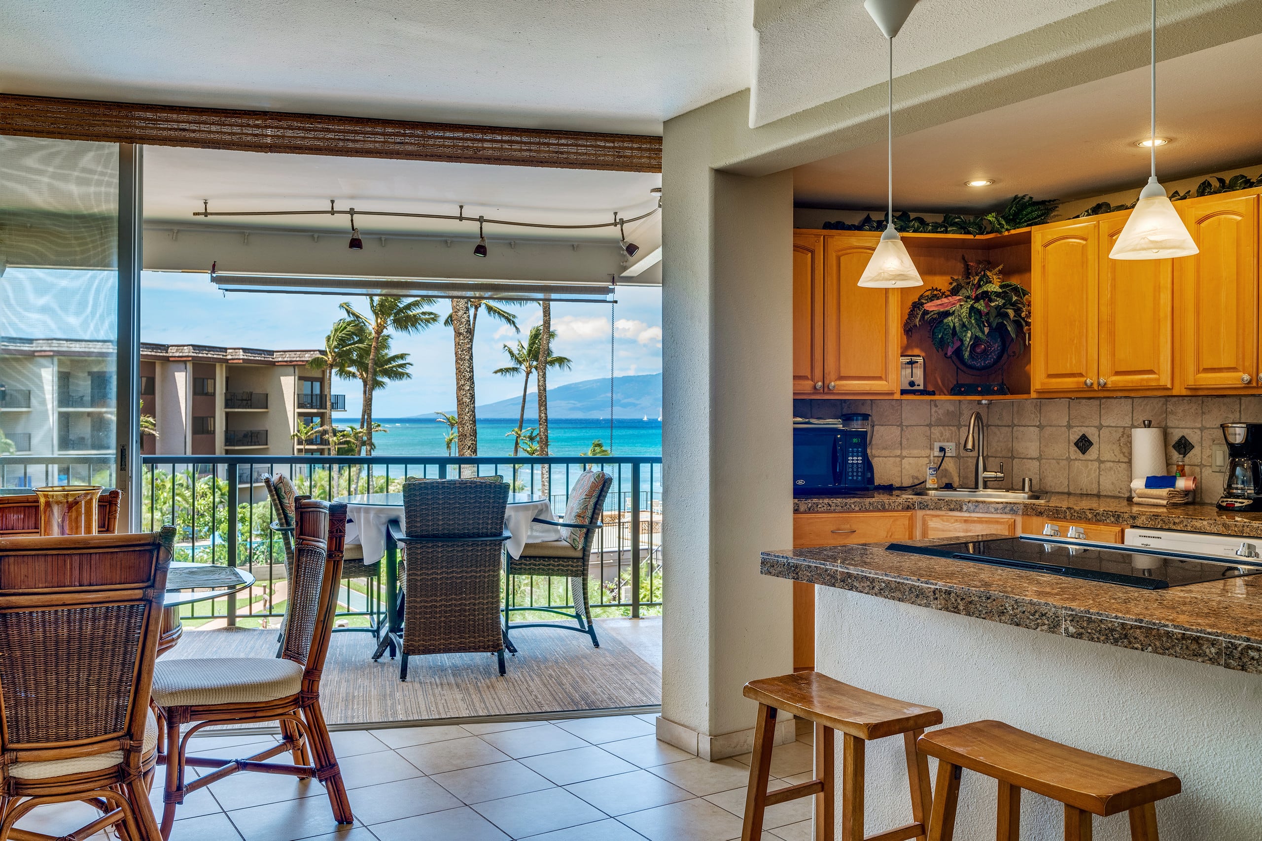 Condo in Lahaina · ★4.89 · 1 bedroom · 2 beds · 1 bath - Image 6