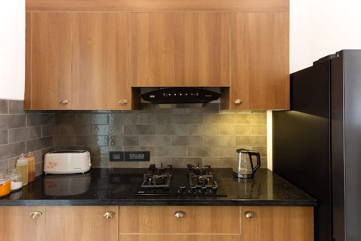 Full kitchen image 1