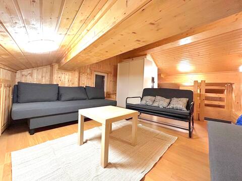 Ideal house for groups
