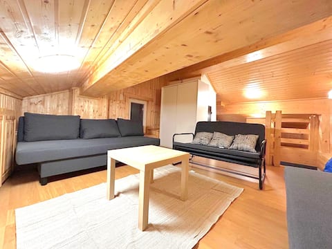 Ideal house for groups