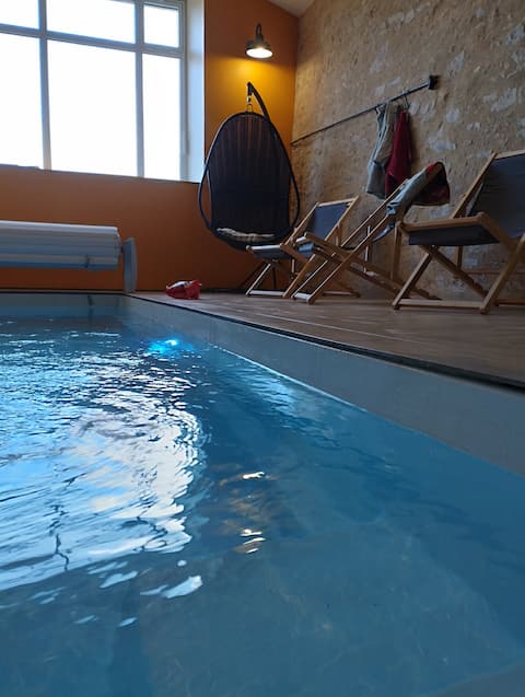 Cottage 10 mins from Puy du Fou, with pool and heated spa