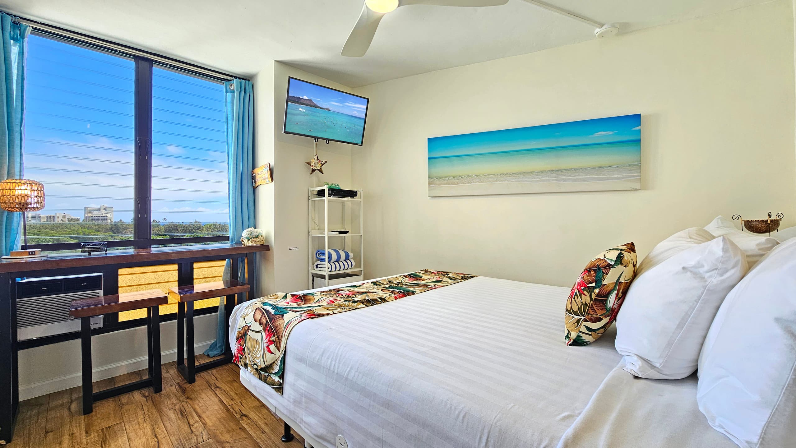WG 807 Quaint Ocean View Studio - Image 1