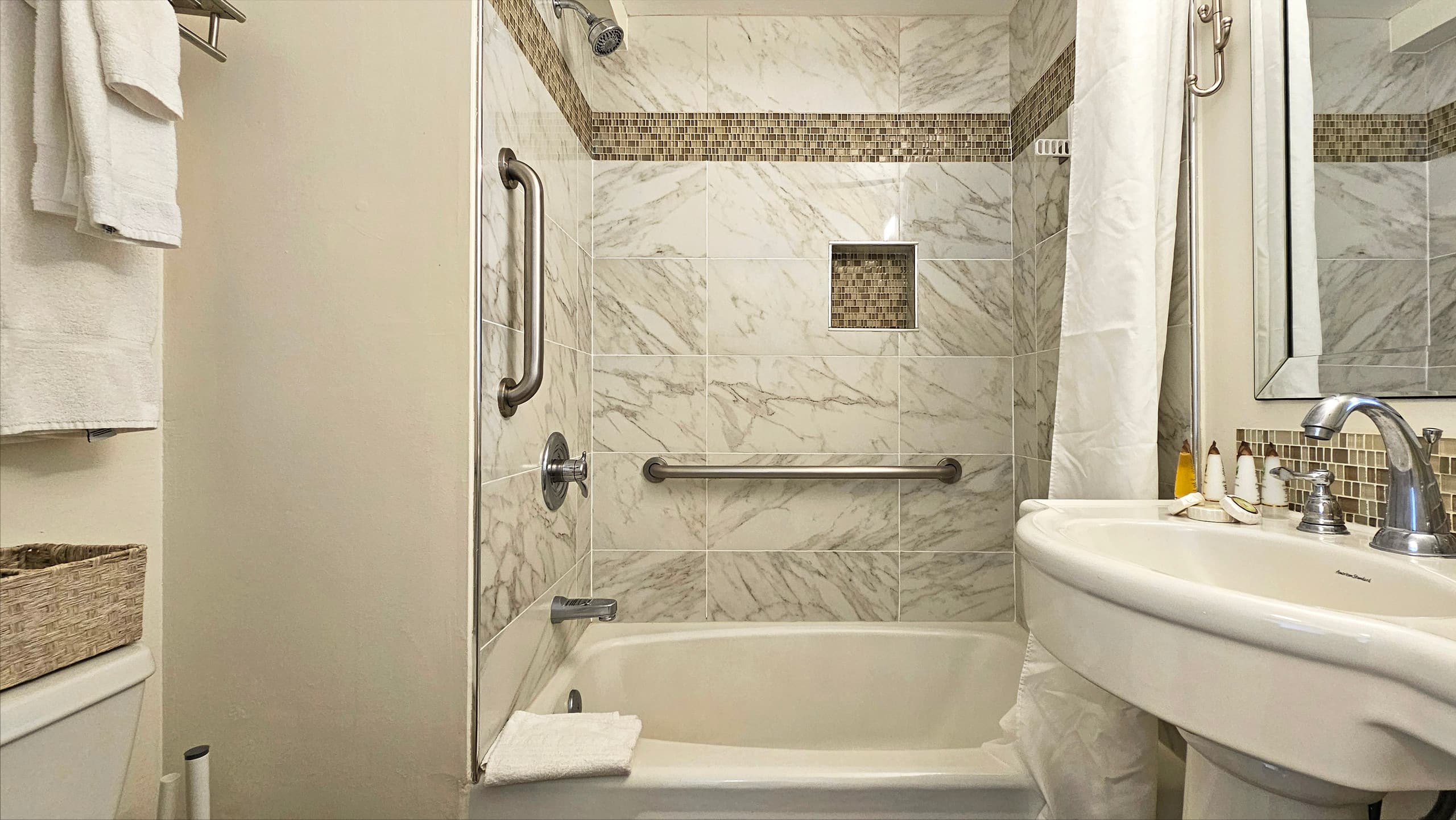 WG 807 Quaint Ocean View Studio - Image 11