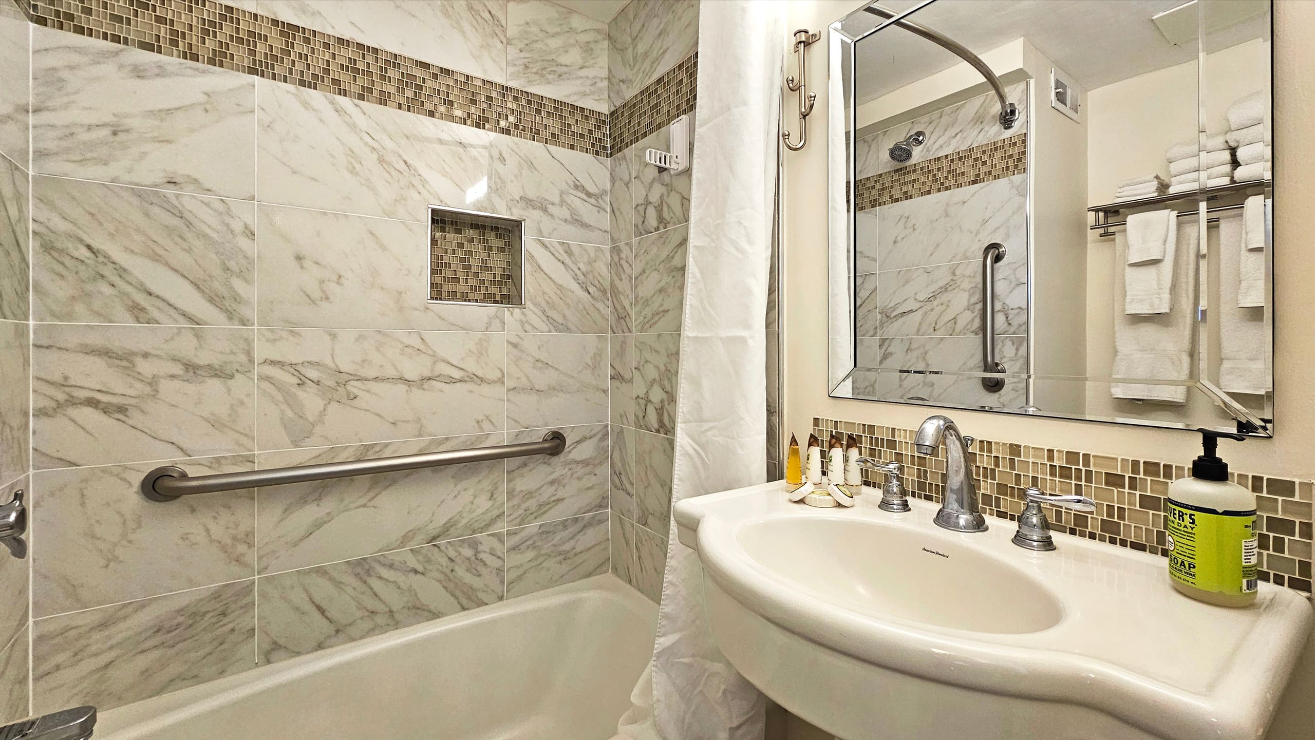 WG 807 Quaint Ocean View Studio - Image 10