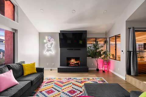 Modern King Bed Home Near Los Angeles