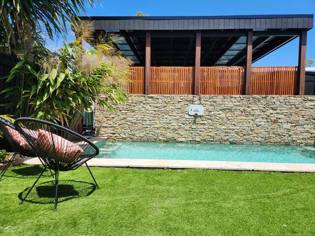 Family Retreat in Sunshine Beach gallery image 2