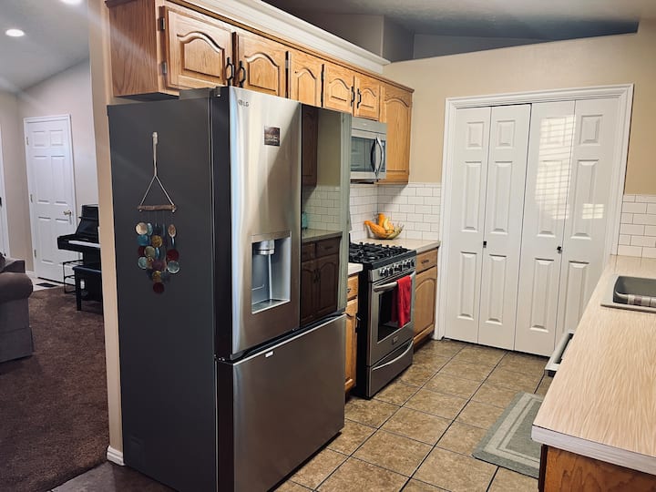 Adventure Retreat+ Kitchen/laundry/snacks - Rexburg, ID