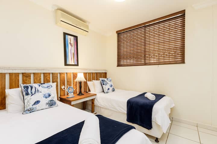 圣托里尼204A -位于马盖特（ Margate ）非常受欢迎的建筑群中可爱的三间卧室，非常适合自炊。 第三间卧室配备两张单人床和棉质床上用品，让您感到舒适。