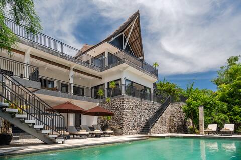 Jempiring: luxury spacious villa with staff!