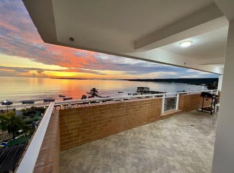 Deluxe Suite Sea View Pier Access