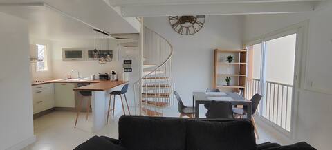 Stunning 64m2 duplex - near shopping mall