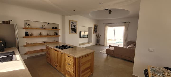 Magnifique Villa Neuve Avec Piscine Privée, Centre - Tunisie