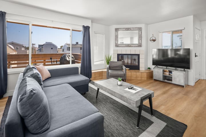 10 Bedroom Water View Home – North Mission Beach