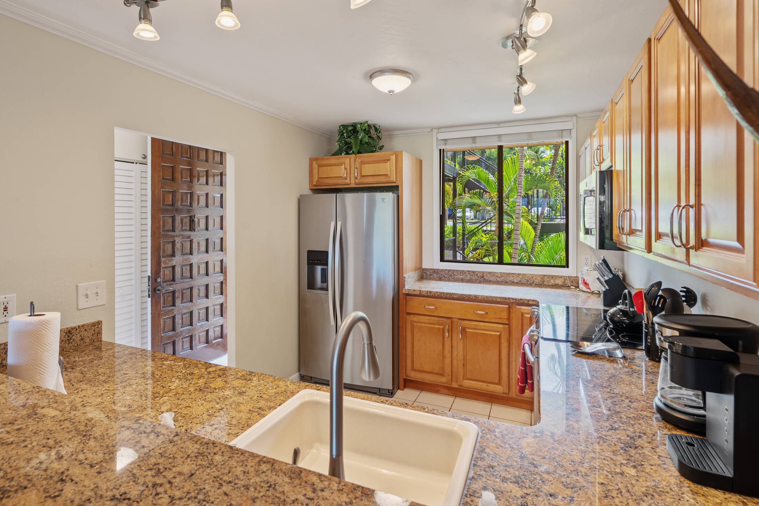 Condo in Kailua-Kona · ★5.0 · 2 bedrooms · 2 beds · 2 private baths - Image 8