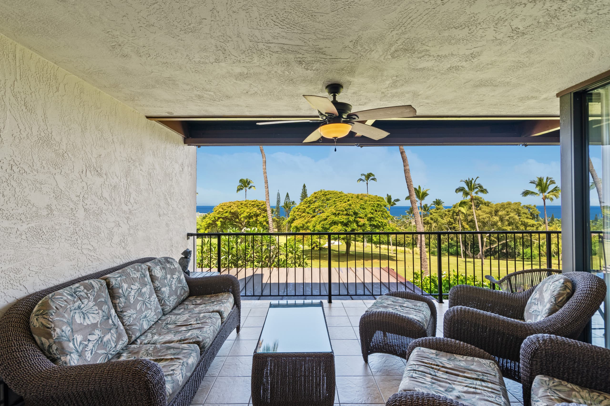Condo in Kailua-Kona · ★5.0 · 2 bedrooms · 2 beds · 2 private baths - Image 1