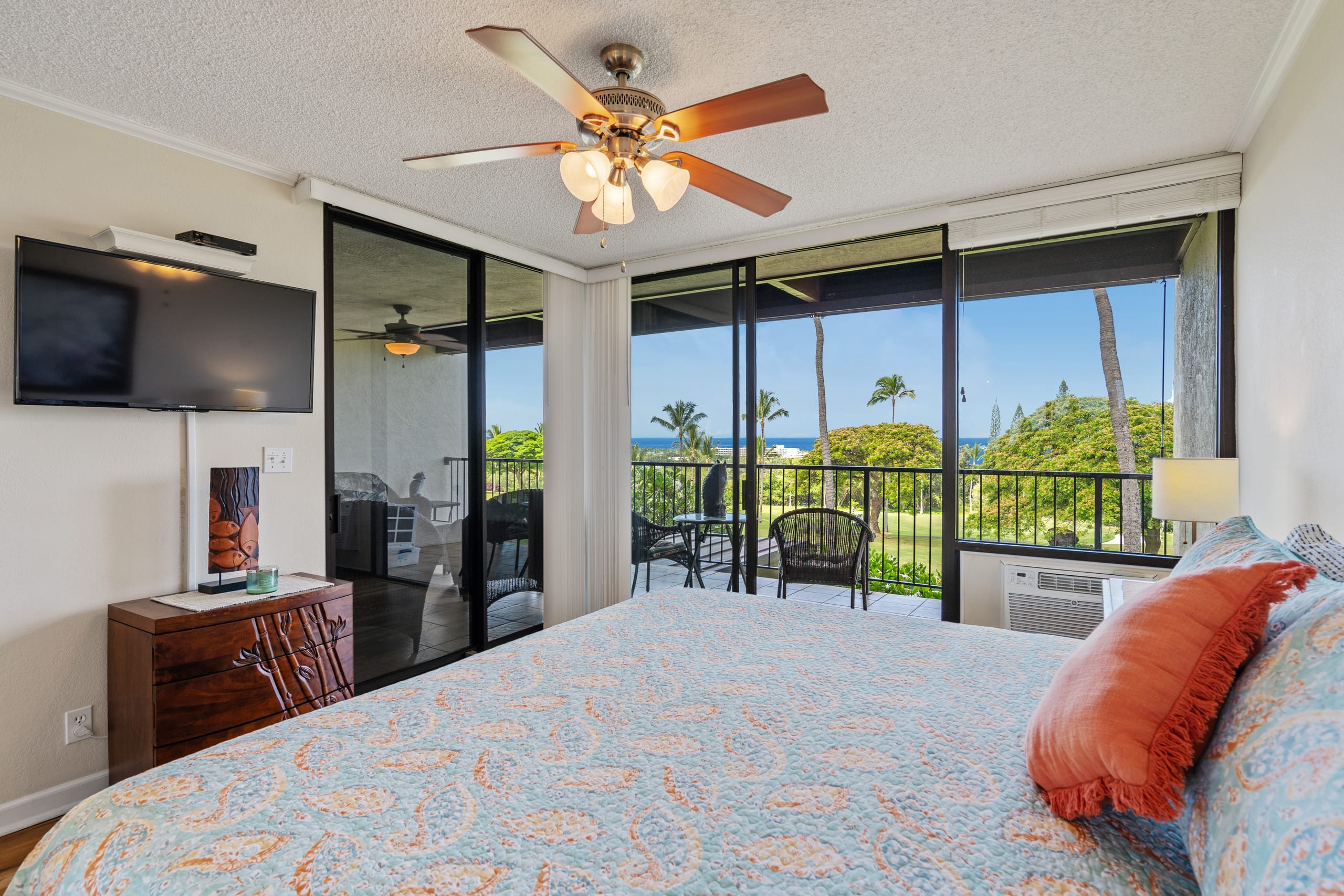 Condo in Kailua-Kona · ★5.0 · 2 bedrooms · 2 beds · 2 private baths - Image 14