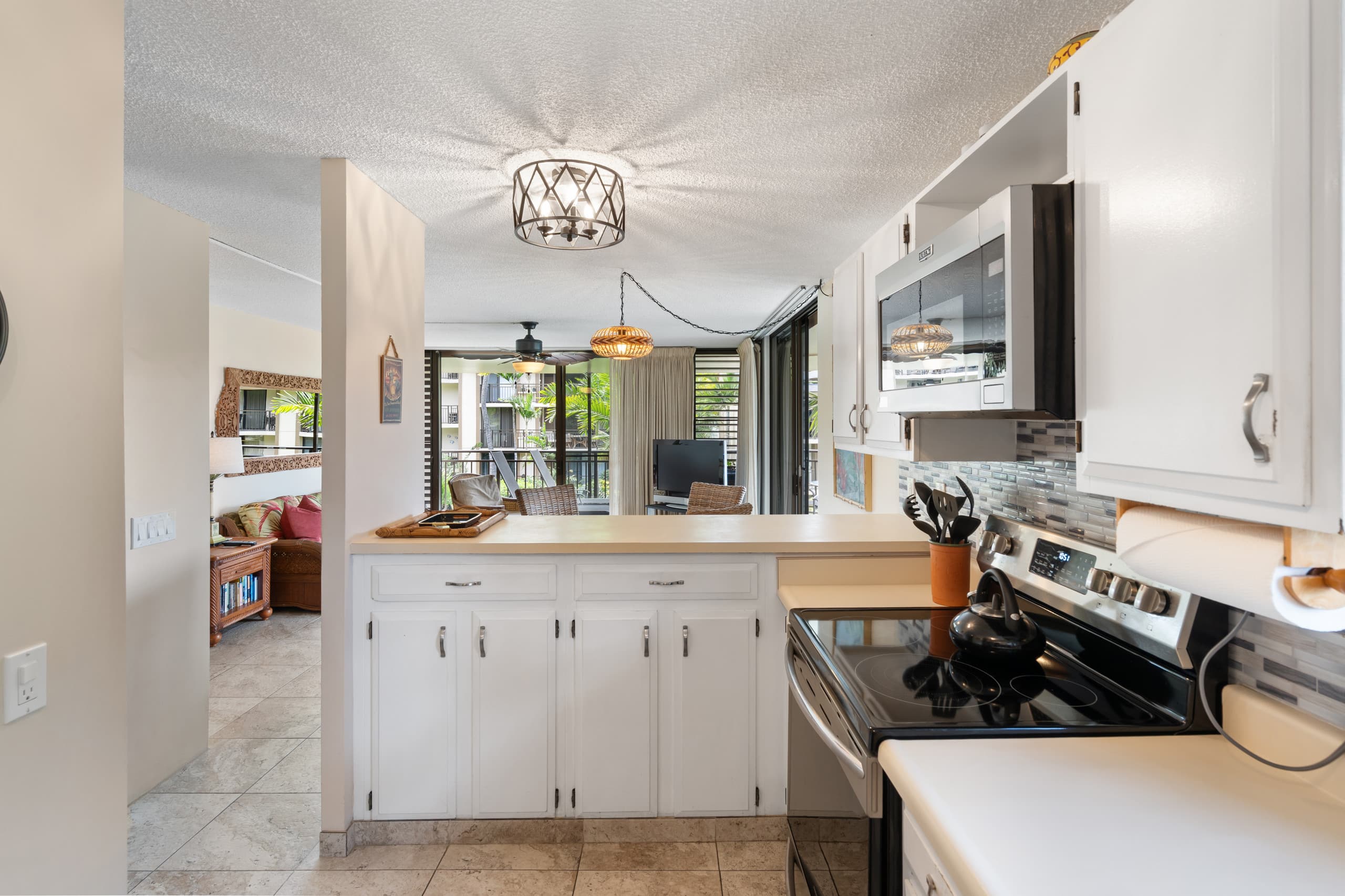 Condo in Kailua-Kona · ★5.0 · 2 bedrooms · 3 beds · 2 private baths - Image 10