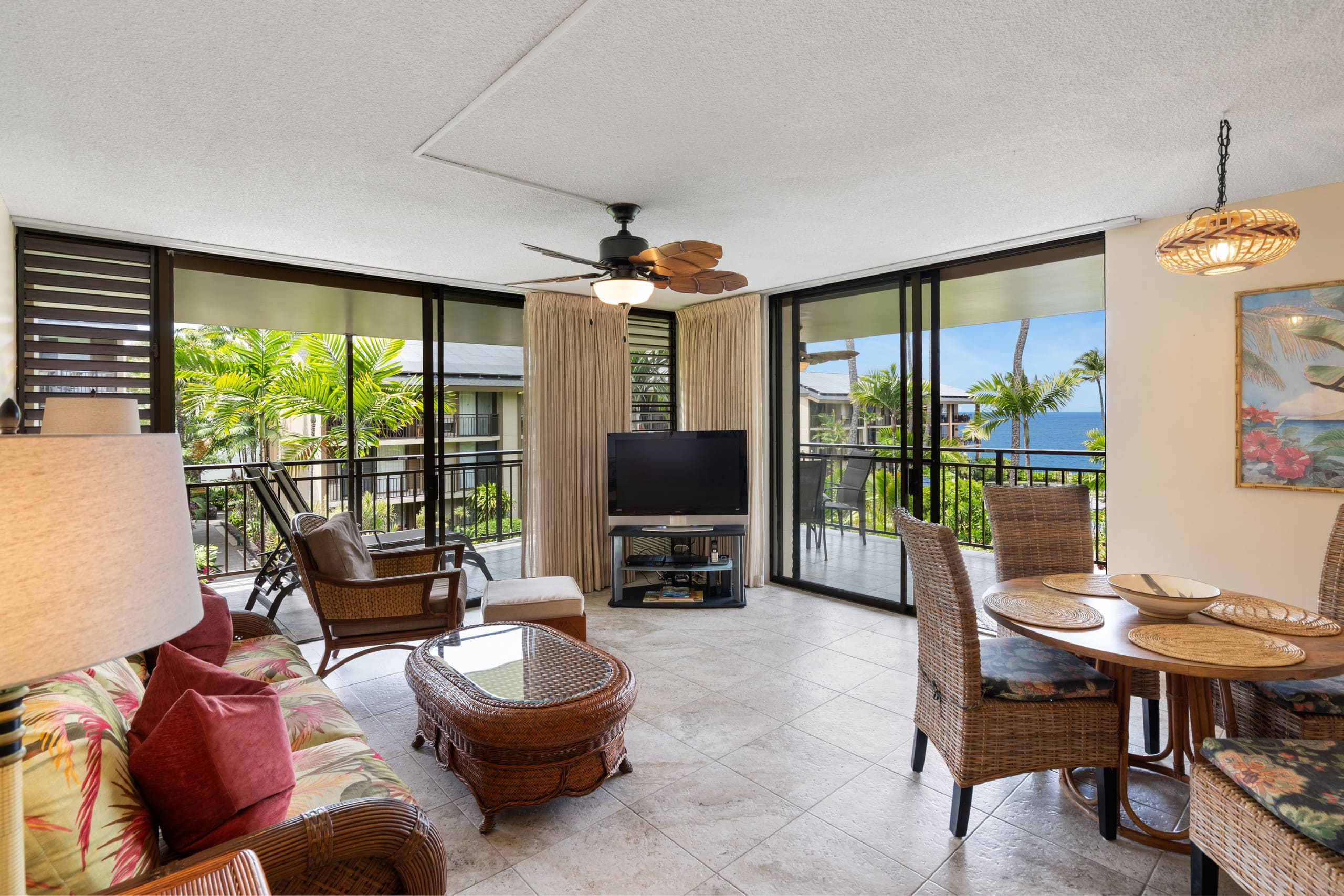 Condo in Kailua-Kona · ★5.0 · 2 bedrooms · 3 beds · 2 private baths - Image 2